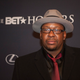 Illustration for article titled Bobby Brown Performs, Forgets Lyrics, While Bobbi Kristina in Hospice